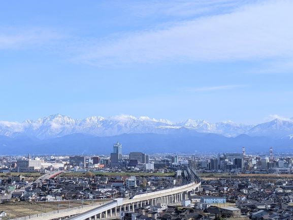 富山市呉羽山の立山連峰と北陸新幹線を望むおすすめ撮影スポット 富山lab